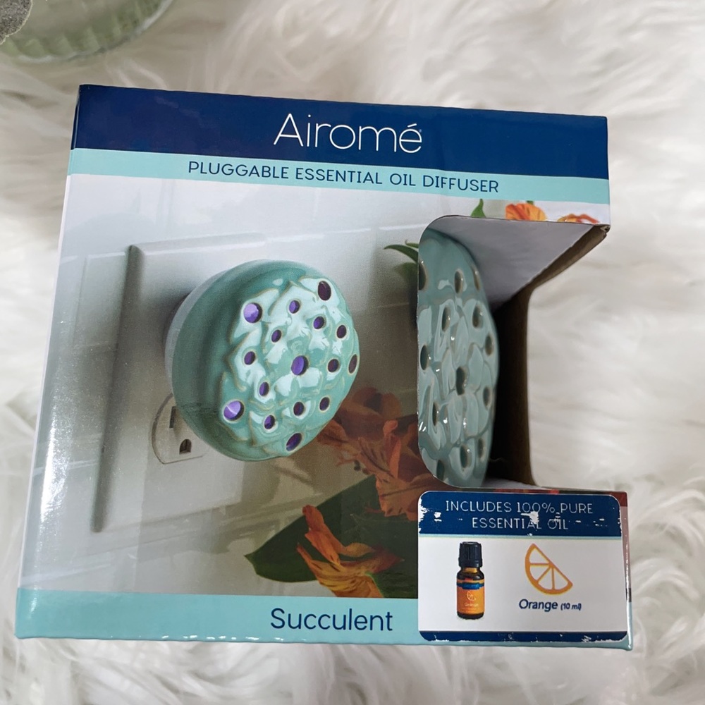 Airome Pluggable Essential Oil Diffuser - Picture 4 of 5